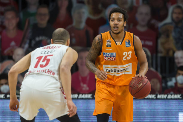 米兰按兵不 米兰按兵不